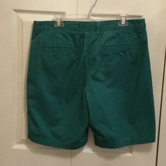 Club Room green twill shorts. Size 36. - Picture 2 of 4